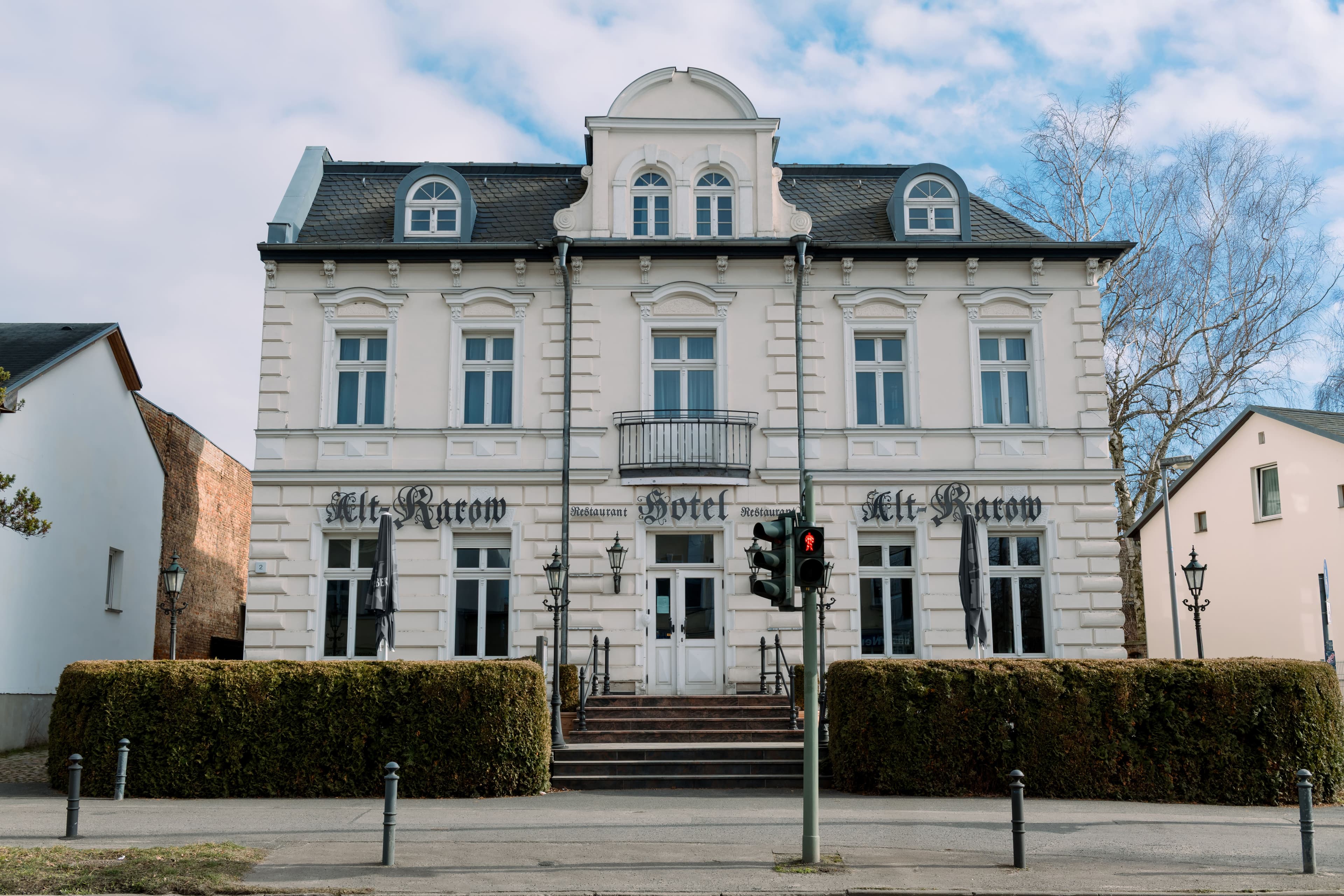 Frontale Außenansicht des Restaurant Alt-Karow