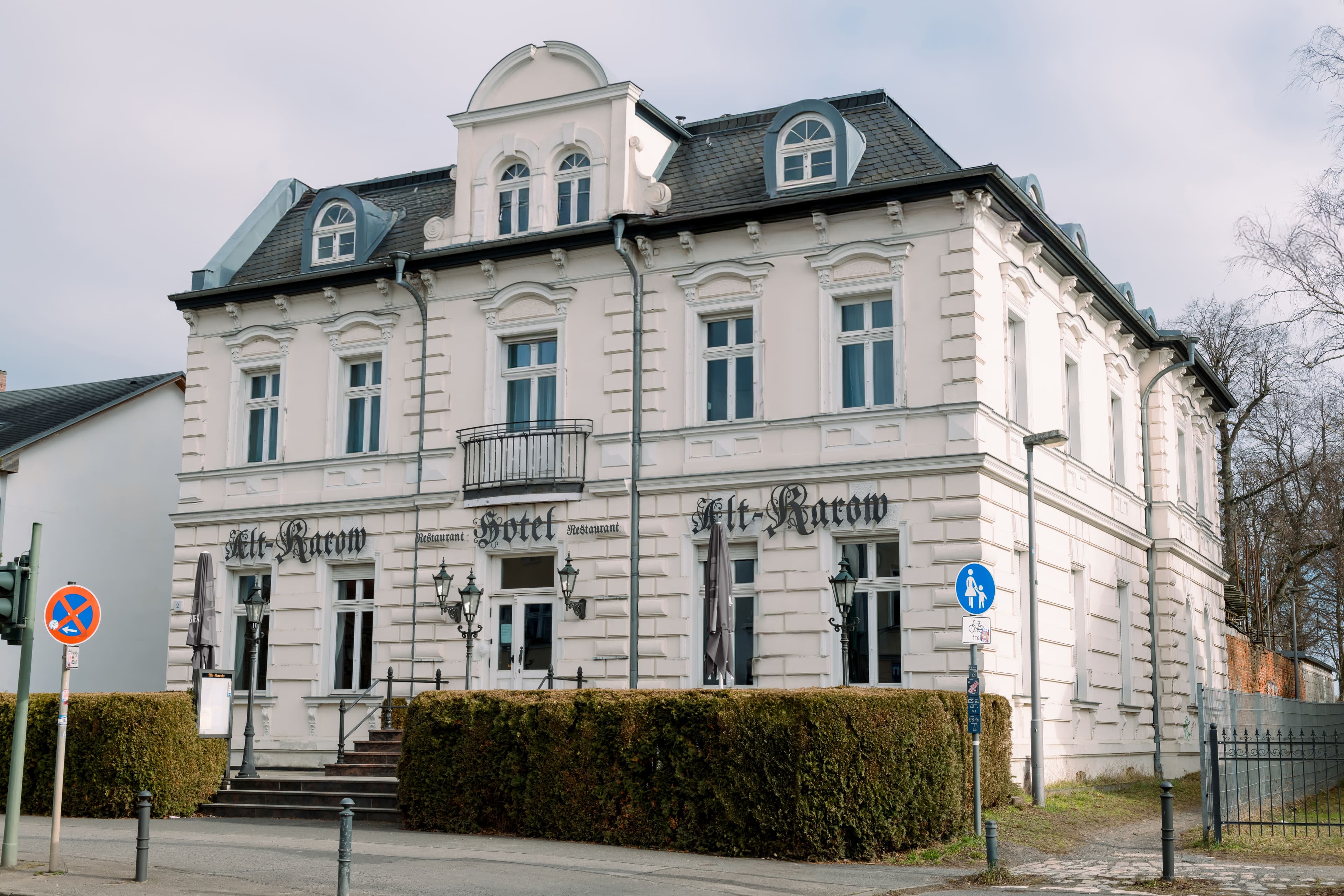 Außenansicht aus schräger Perspektive